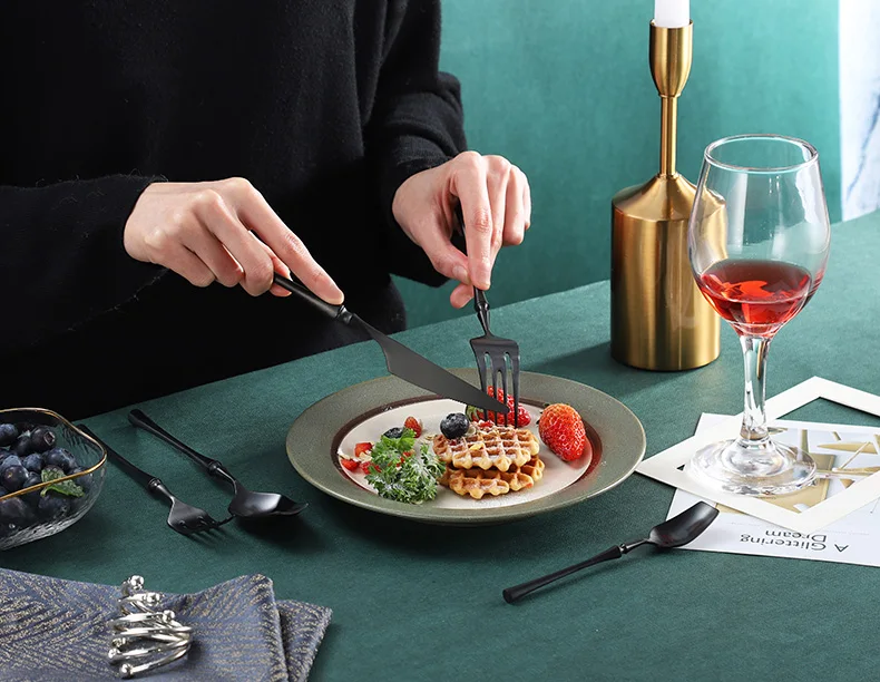 H6aa84beb528e45aeb9aaac5bb2abe7d8v.webp 4 Pcs Mirror Matte Stainless Steel Black Gold Silver Cutlery Dinnerware Tableware Knife Spoon Fork Flatware Set Dishwasher Safe