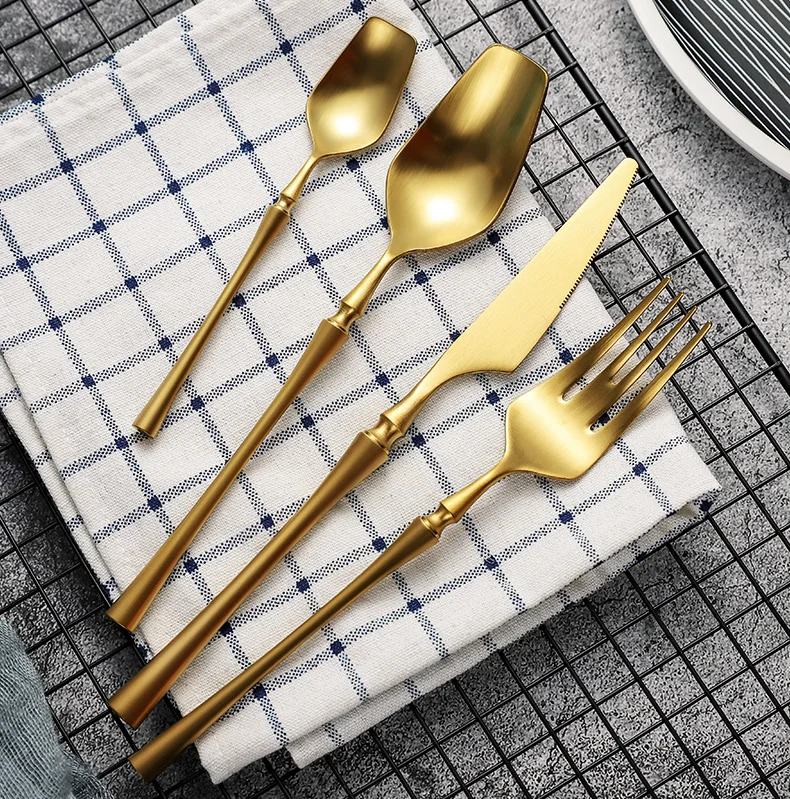 Ha92b7787b9254ae8b29903a2545f9a3e1.webp 4 Pcs Mirror Matte Stainless Steel Black Gold Silver Cutlery Dinnerware Tableware Knife Spoon Fork Flatware Set Dishwasher Safe
