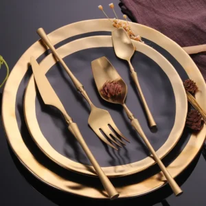 Sf0a695bbccb5419bad2e712f662c39cbn.webp 4 Pcs Mirror Matte Stainless Steel Black Gold Silver Cutlery Dinnerware Tableware Knife Spoon Fork Flatware Set Dishwasher Safe